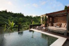 Novus Giri Resort &...
