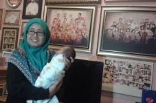 Endang Yuli Purwati,...