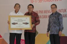 Toyota Indonesia Serahkan...