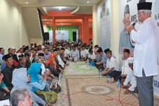 Gambar KH Robbach Masum...