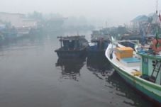 Kabut Asap Pekat, Nelayan...