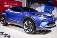 Toyota C-HR Akan Mengisi...