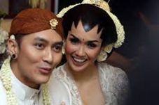 Demian Akui Sara Wanita...