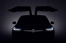Tesla Model X Hadir...