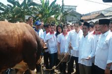 Partai Perindo Beri...