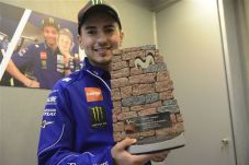 Lorenzo Rancang Trofi...