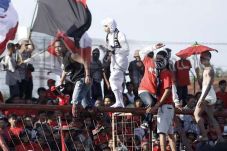 Suporter PSM Rusuh,...