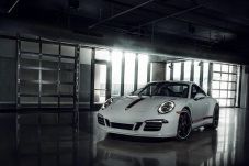 Porsche Luncurkan 911...