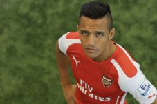 Cetak Hattrick, Alexis...