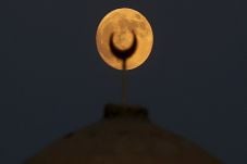 Fenomena Blood Moon,...