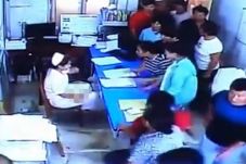 Bayinya Meninggal di...