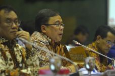 Permudah Izin Ekspor-Impor,...