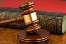 Dua Kali SP3, Kasus...