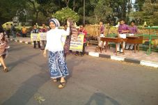 Hari Batik, Pelajar...