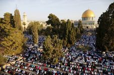 Israel Batasi Kunjungan...