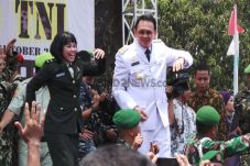 Ahok Goyang Dumang di...