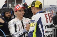 Rivalitas Rossi vs Lorenzo...