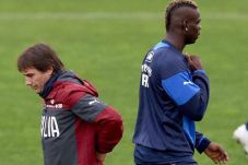 Berardi Mundur, Conte...