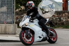 Tampilan Depan Ducati...