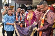 Menperin: Songket dan...