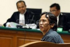 Sidang Mandra Diminta...