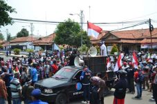 Ratusan Warga Batang...