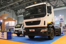Tata Motors Tampilkan...