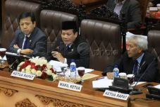 Taufik Dukung Revisi...