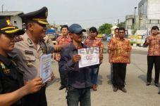 Tangkap Dua Bandit,...