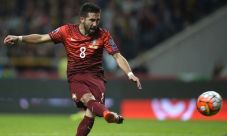 Joao Moutinho, Kalahkan...