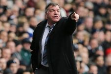Sunderland Tunjuk Sam...
