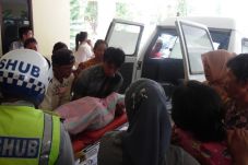 Ikut Ayah Cuci Motor,...