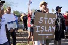 Demo Anti-Islam Mulai...