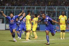 Terbebani Dukungan Aremania...