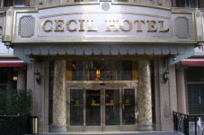 Hotel Berhantu yang...