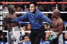 Khan Anggap Pertarungan...