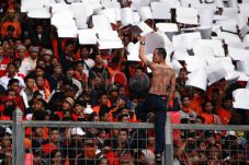 Jakmania Dukung Sriwijaya...
