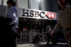 HSBC Pangkas Gaji Ratusan...