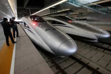 Gerbong Kereta Cepat...