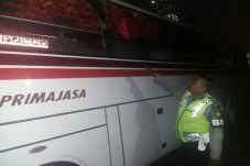 Jelang Subuh, Tawuran...