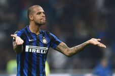 Gelandang Inter Pancing...
