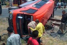 Minibus Rombongan Pengajian...