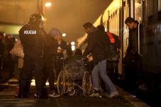 2.700 Imigran Tiba di...