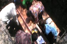 Bapak-Anak Korban Gunung...