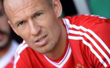 Robben: Arsenal Bisa...