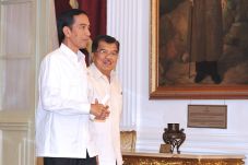 Setahun Memimpin, Jokowi...