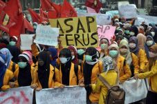 Jokowi Minta Daerah...