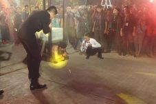 Limbad Tampilkan Ketegangan...