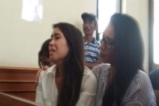 Dengarkan Dakwaan, Putri...