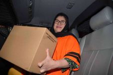 Hanura Pecat Dewie Yasin...